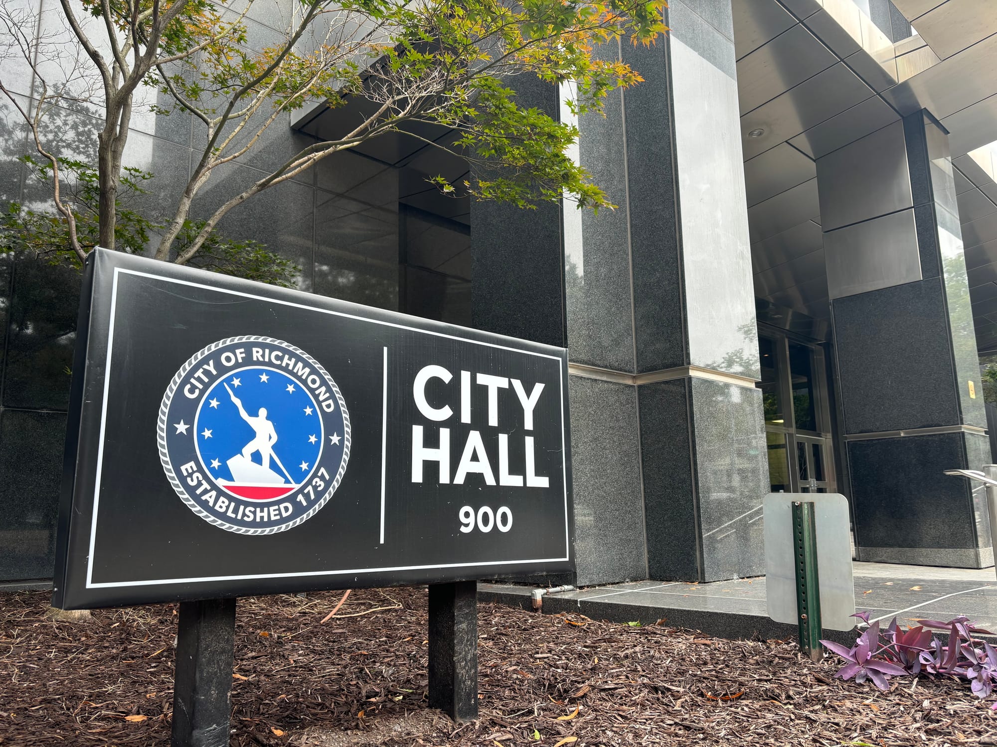 Budget proposal would allow larger severance payouts for top City Hall officials